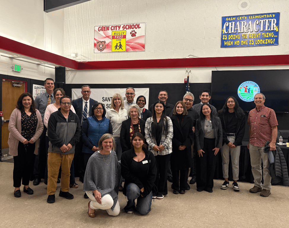 Isabella Project SPUSD The Isabella Project was honored to present at a recent SPUSD Board Meeting./El Proyecto Isabella tuvo el honor de hacer una presentación en una reunión reciente de la Junta Directiva del SPUSD.